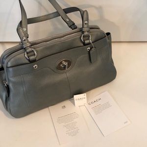 🆕 NWT COACH metallic turnlock purse